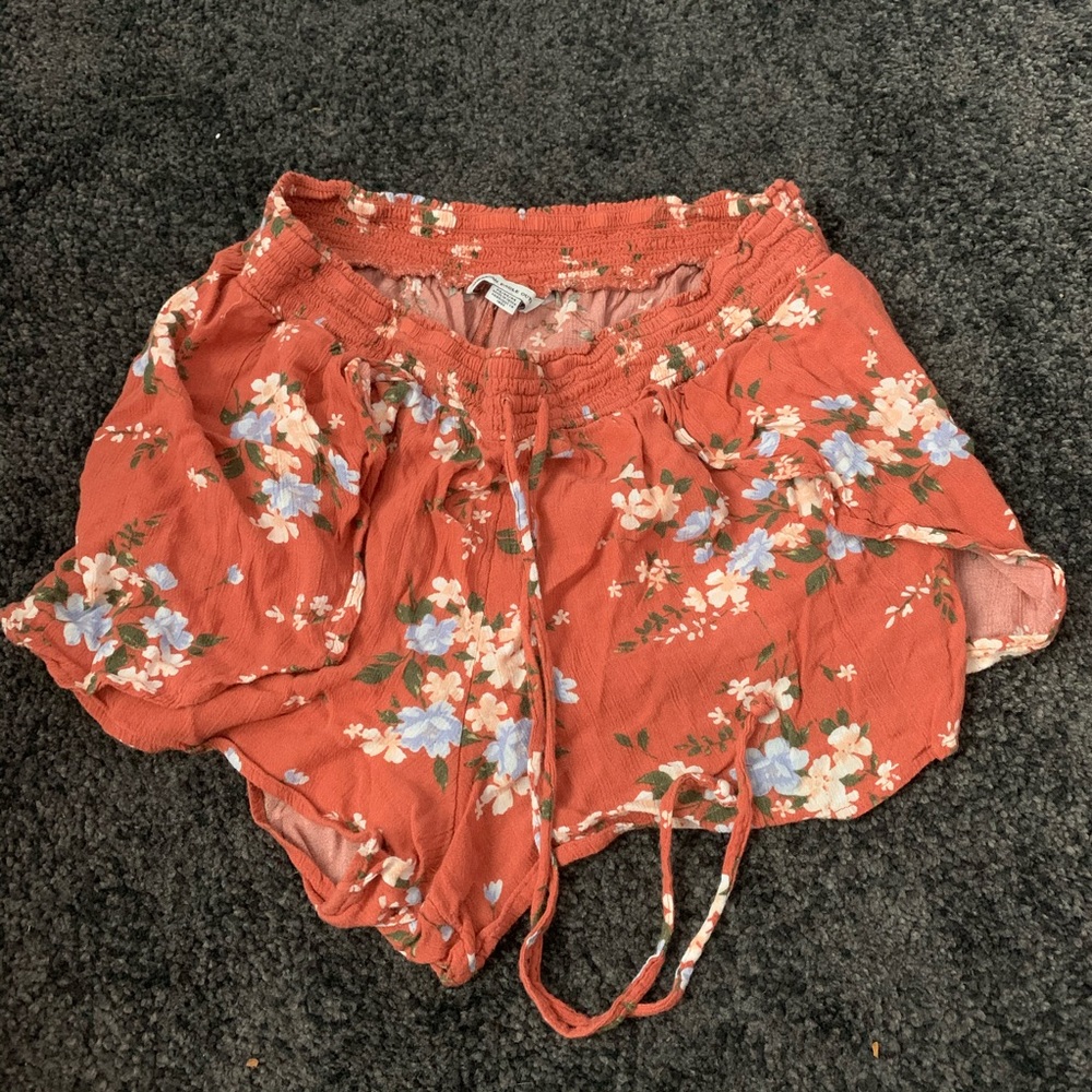 flowy american eagle flower shorts